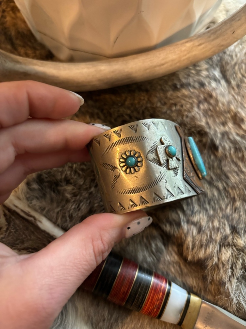 Southwestern Navajo Silver Cuff with Turquoise stones and thunderbird designs - Picture 3 of 5